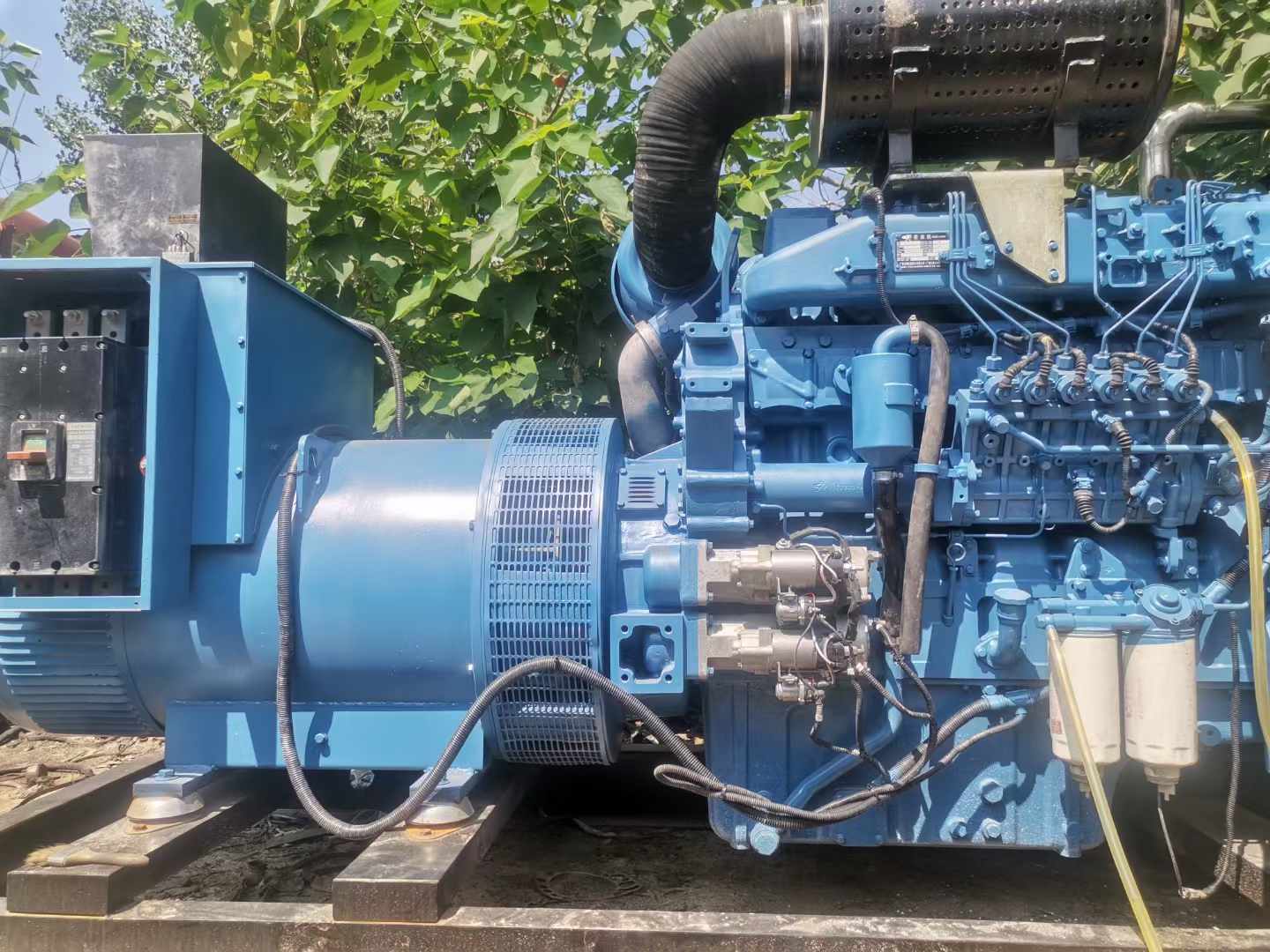 陈场镇详细说明降低 800kW 柴油发电机输出电流波动的方法