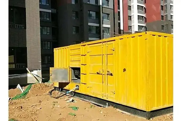陈场镇发电机租赁中燃油压力过低会对发动机的哪些部件造成损坏？