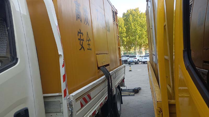 陈场镇如何判断柴油发电机组和UPS电源的切换时间是否符合要求？